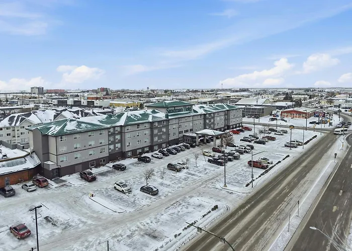 Central hotel: Sandman Hotel Saskatoon